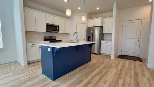 Saratoga Springs Townhome: 714 Danvers Dr.