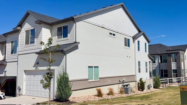 Saratoga Springs Townhome: 714 Danvers Dr.