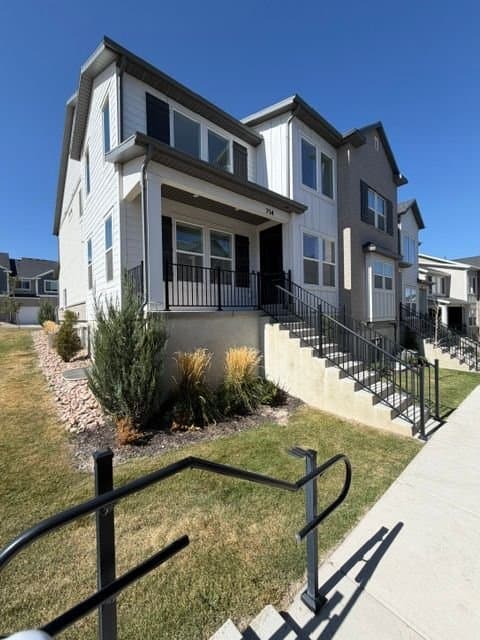 Saratoga Springs Townhome: 714 Danvers Dr.