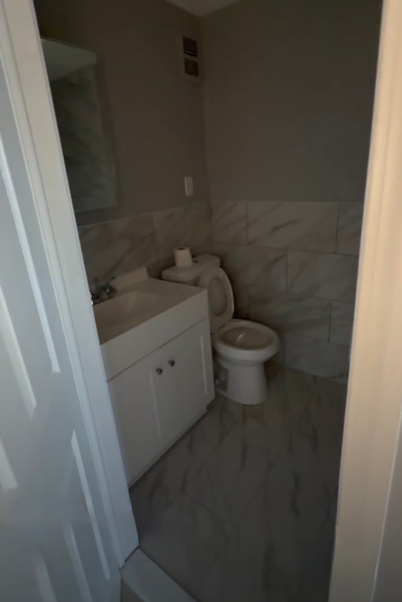 Philadelphia Apartment: 2135 S 8th St