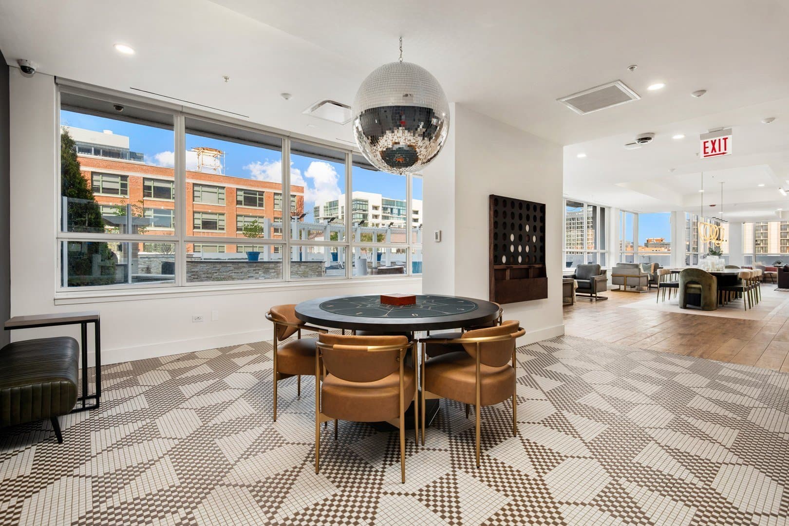 Chicago Condo: 201 S Halsted St