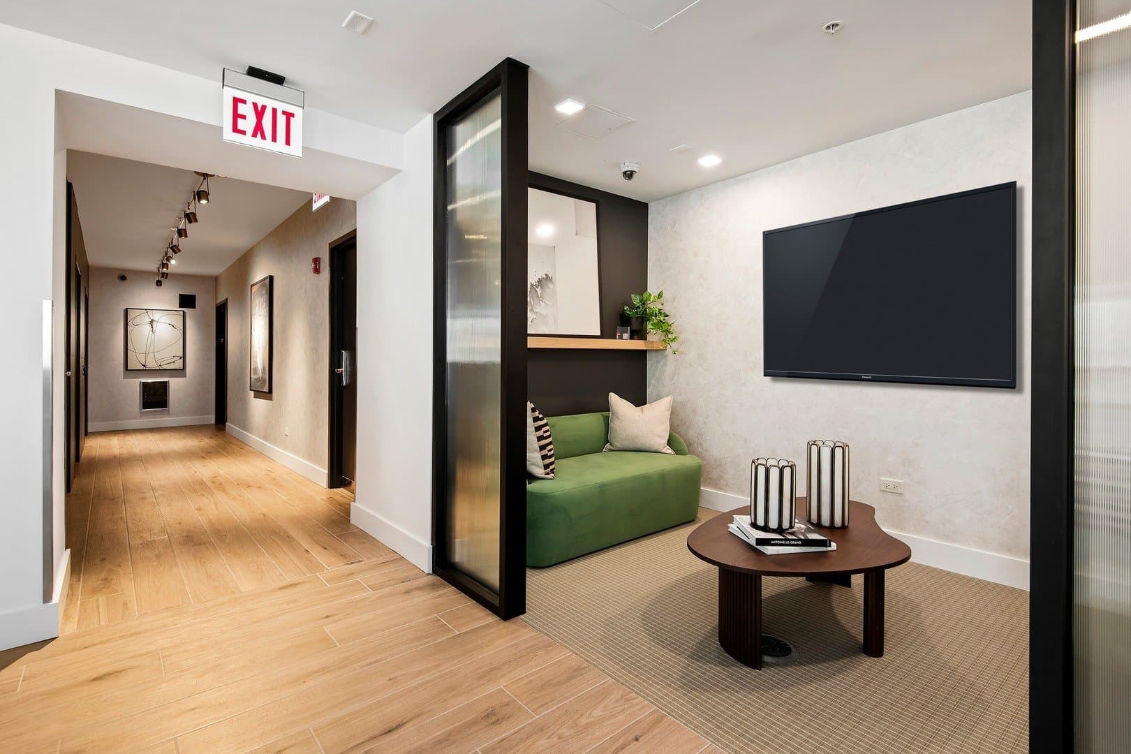 Chicago Condo: 755 W Quincy St