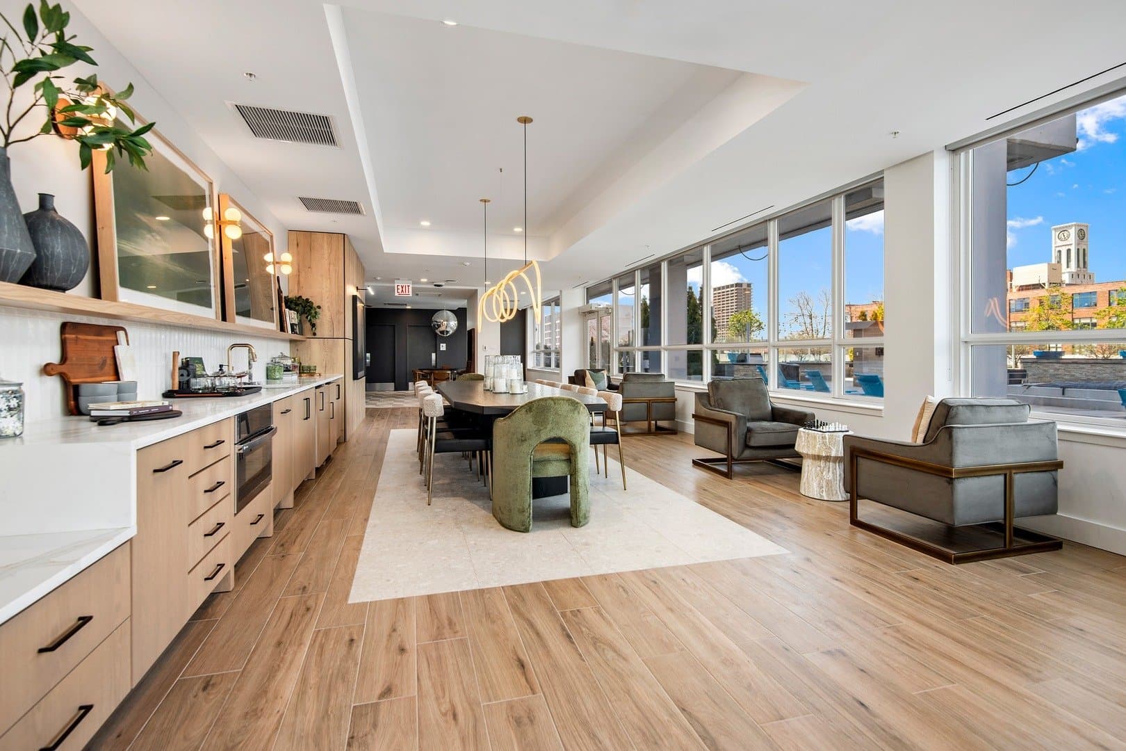 Chicago Condo: 755 W Quincy St