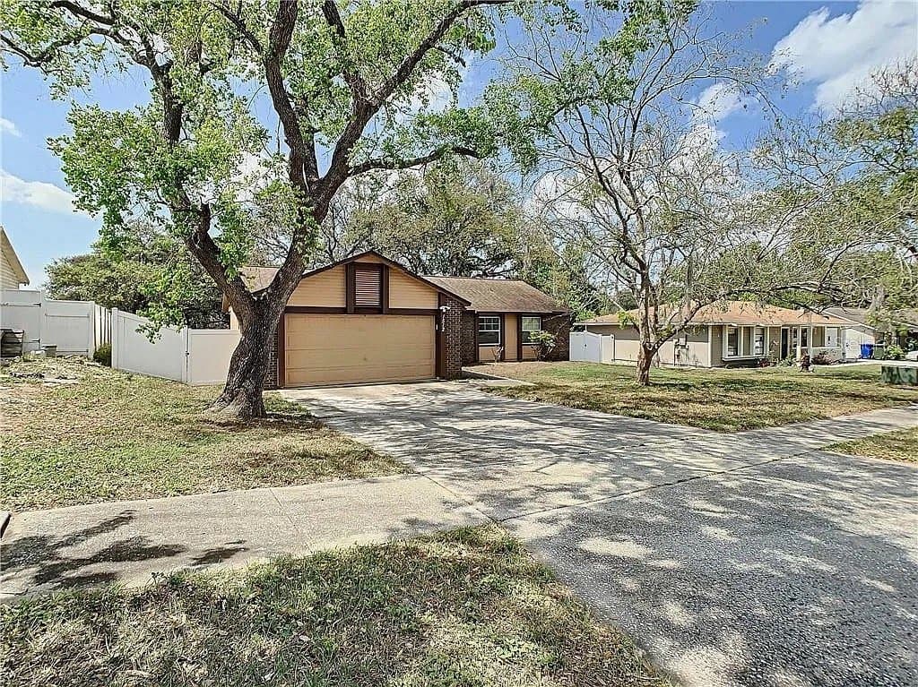 Ocoee House: 1512 Prairie Lake Blvd