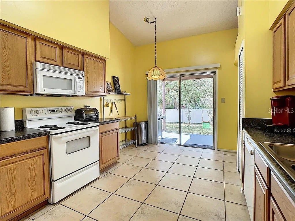 Ocoee House: 1512 Prairie Lake Blvd