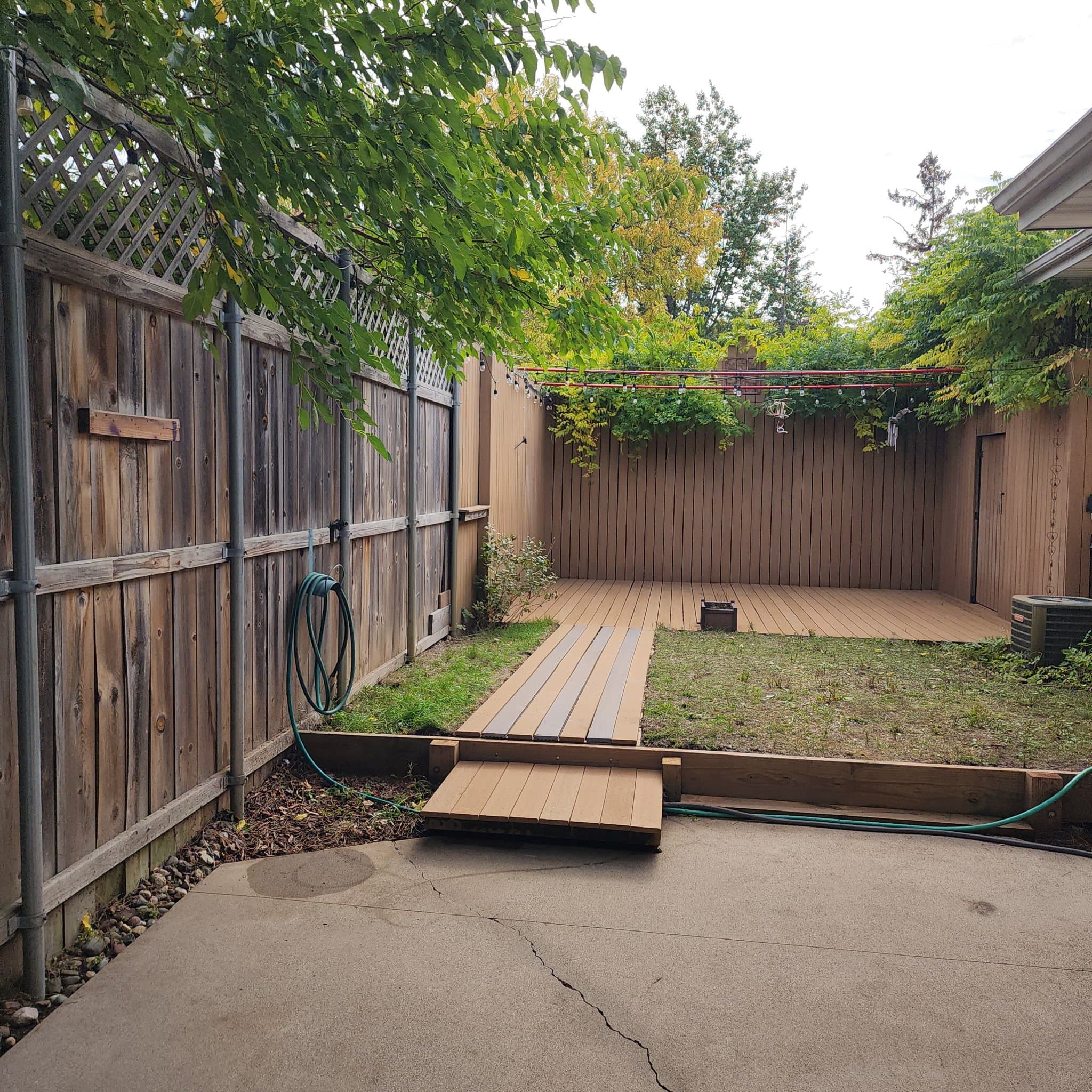 Oakdale House: 5259 Geneva Ave N