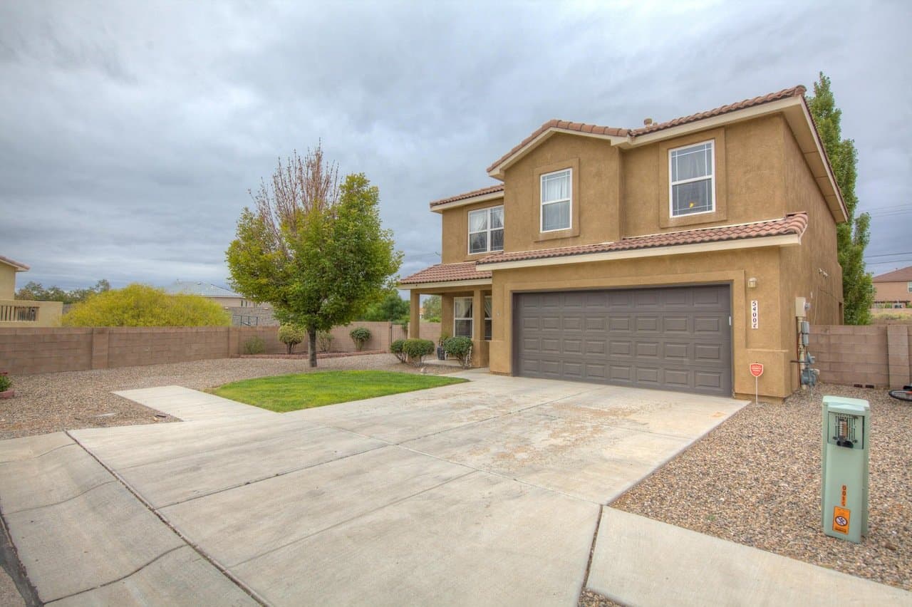 Albuquerque House: 5400 Monterey Cove Ave NW