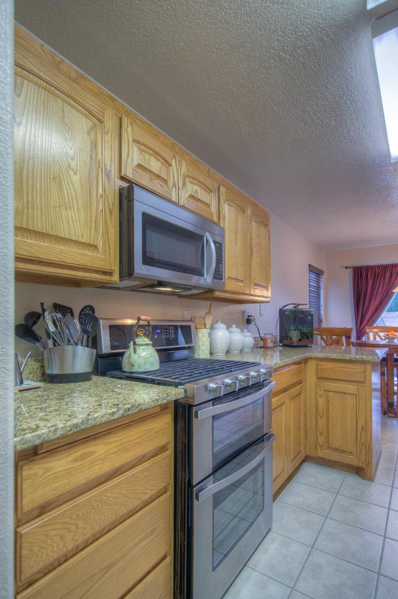 Albuquerque House: 5400 Monterey Cove Ave NW