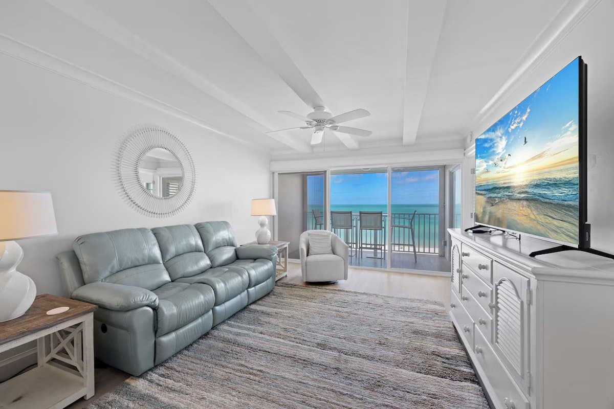 Naples Condo: 3443 Gulf Shore Blvd N