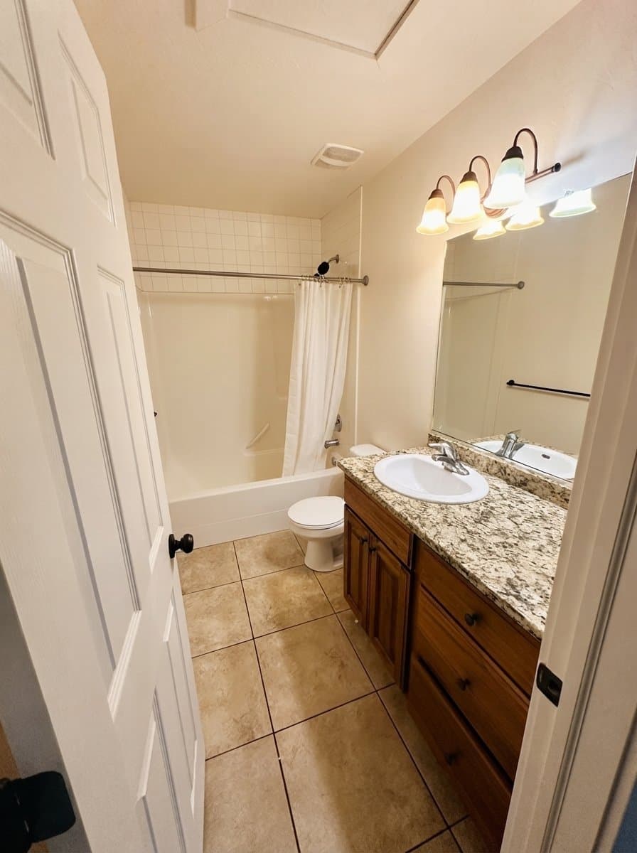 Logan House: 2170 S 1450 W