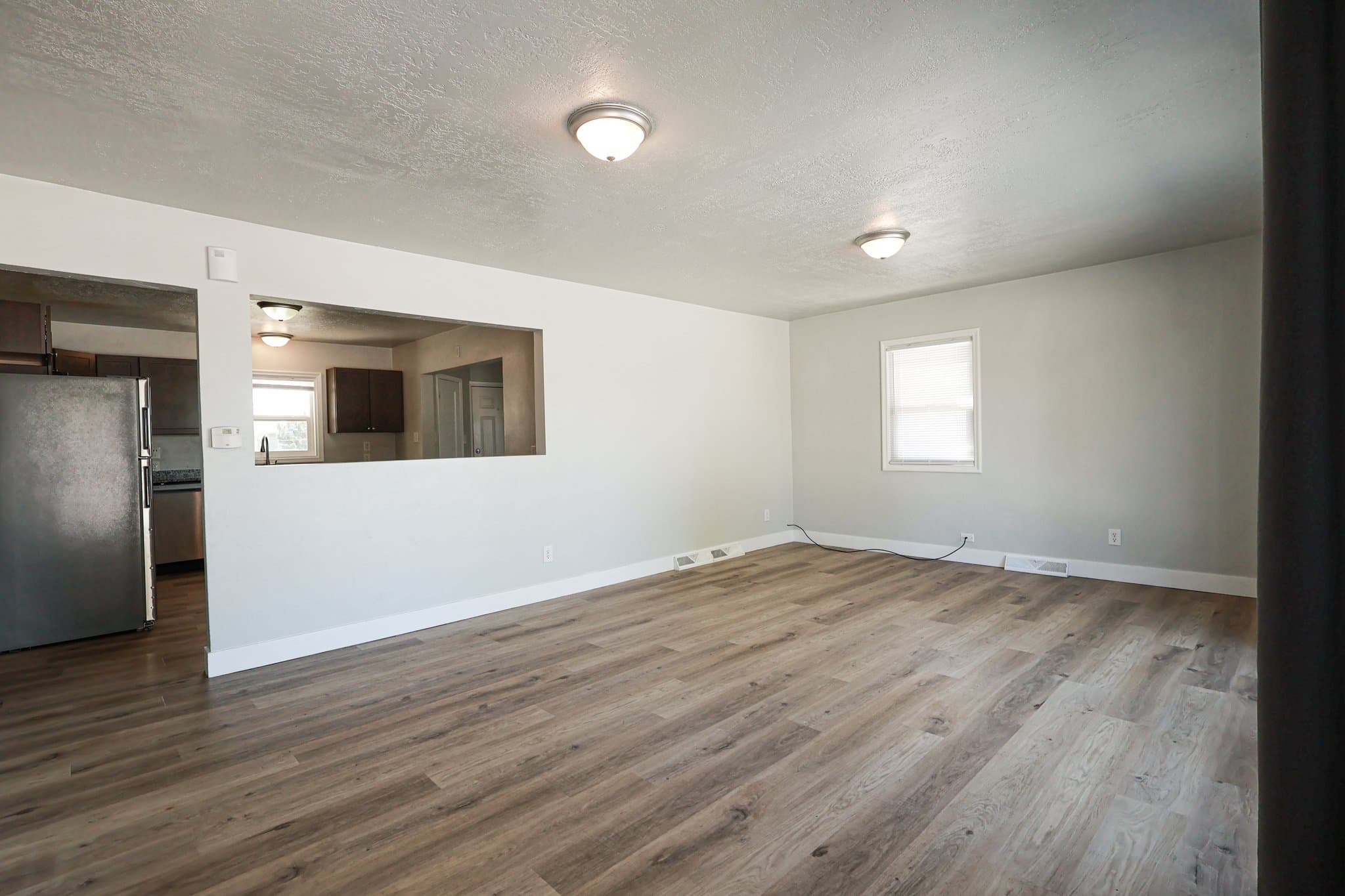 Clearfield House: 71 W 2200 N