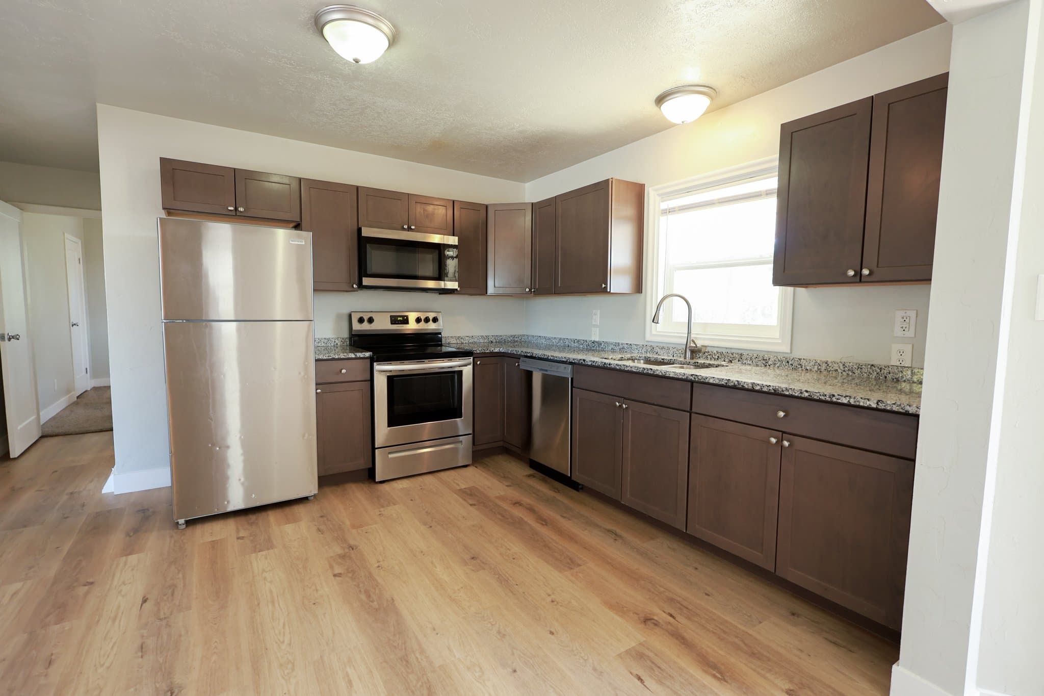 Clearfield House: 71 W 2200 N