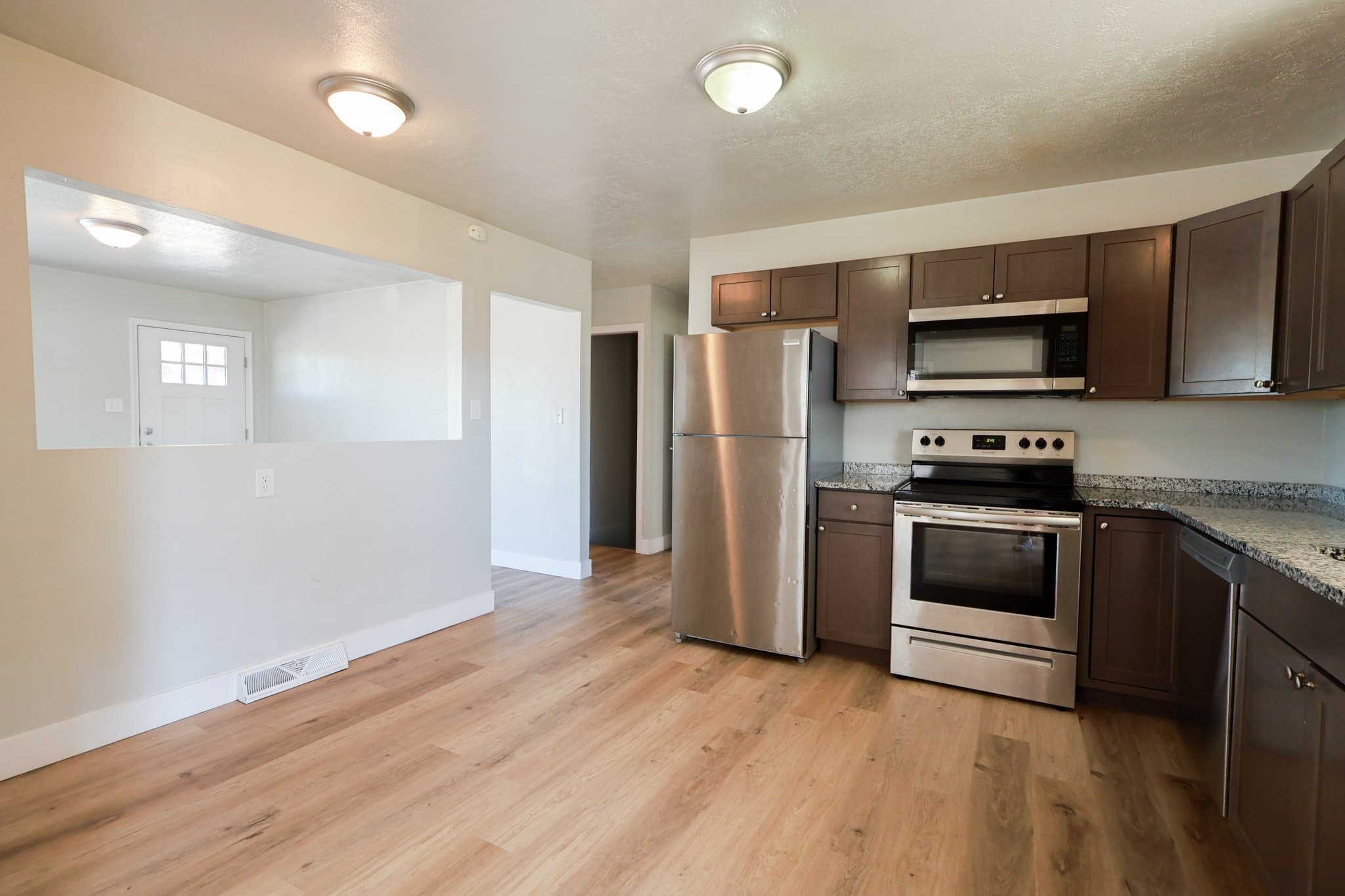 Clearfield House: 71 W 2200 N