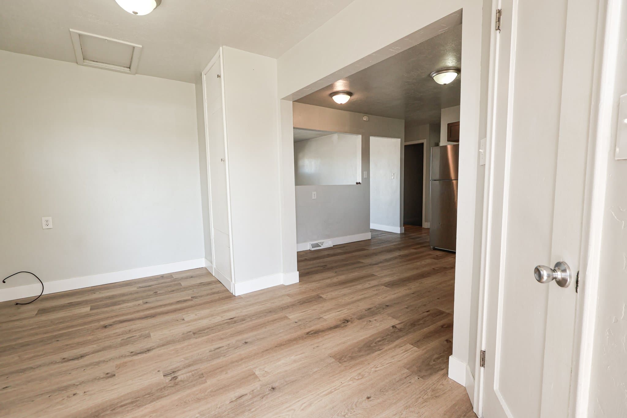 Clearfield House: 71 W 2200 N