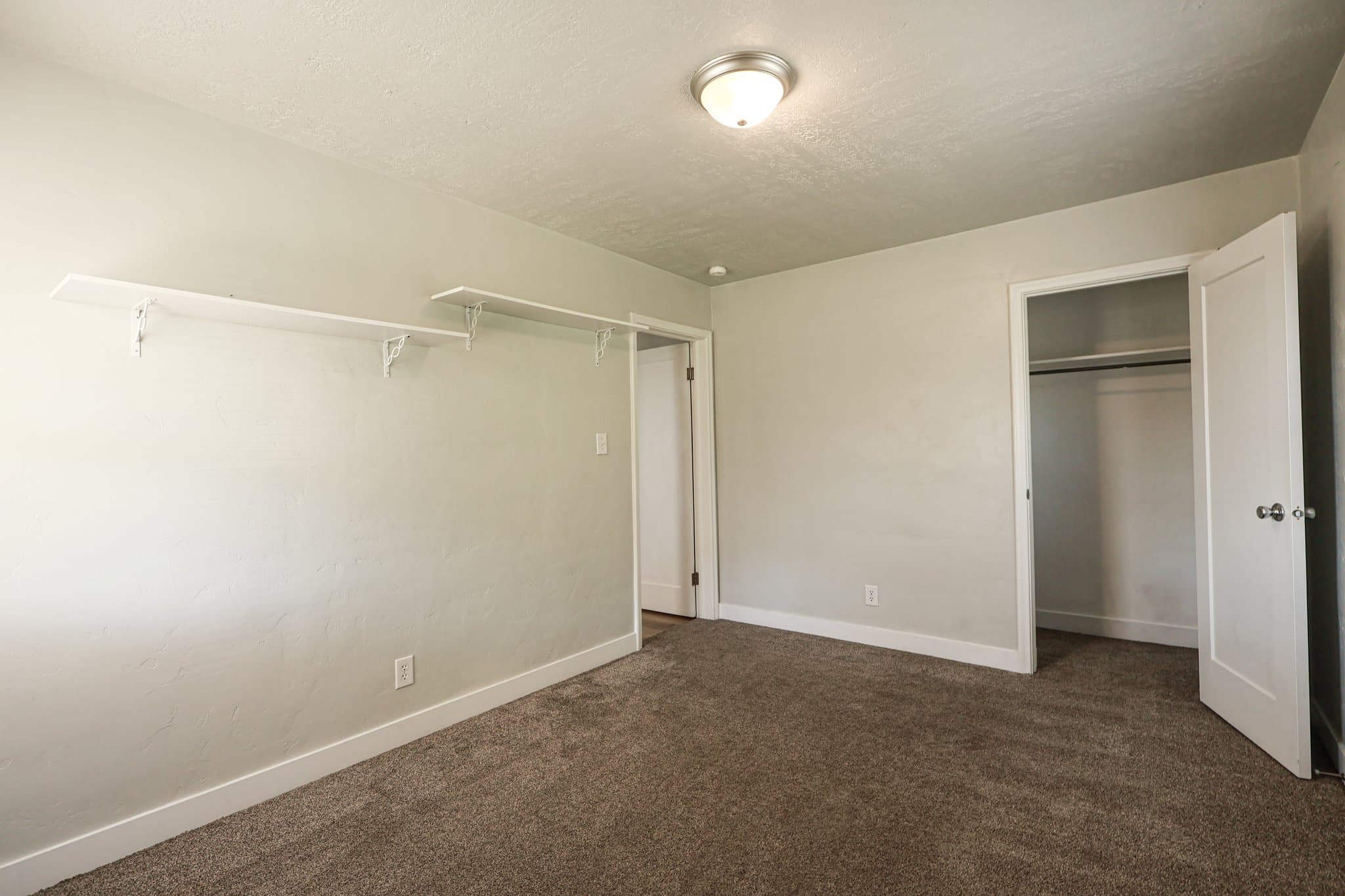 Clearfield House: 71 W 2200 N