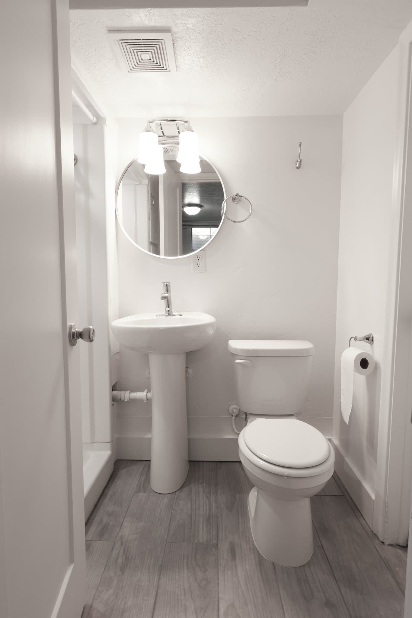 Clearfield House: 71 W 2200 N