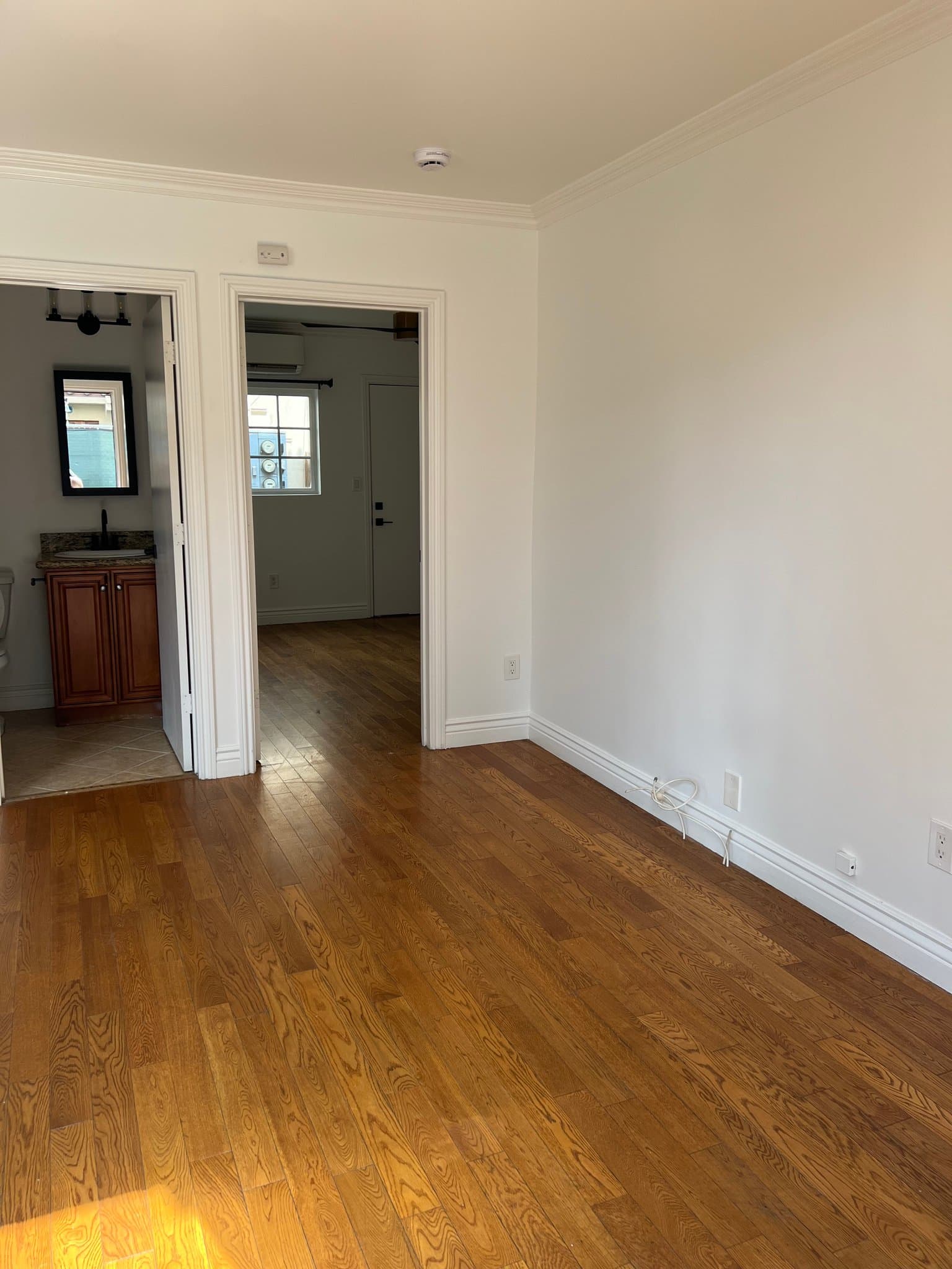 Los Angeles Townhome: 967 N Serrano Ave