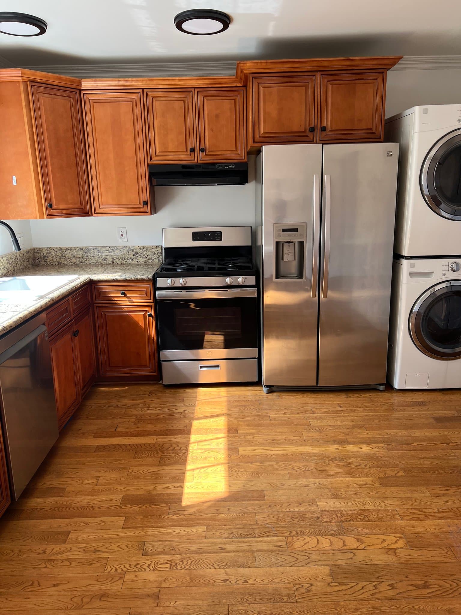 Los Angeles Townhome: 967 N Serrano Ave