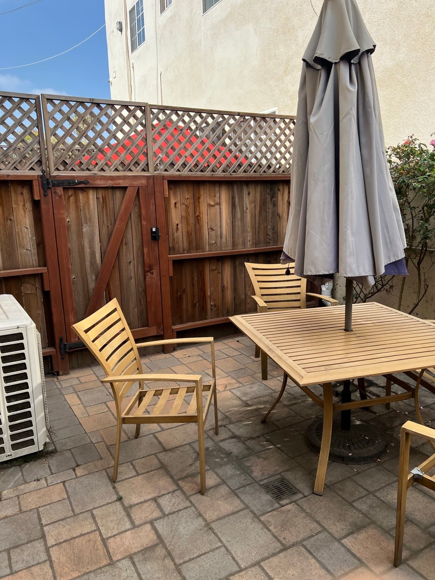 Los Angeles Townhome: 967 N Serrano Ave