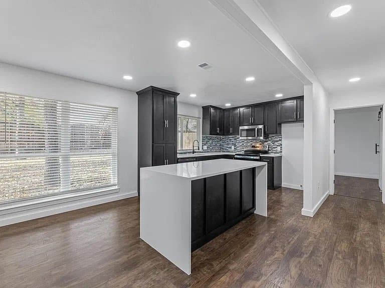 Arlington House: 2506 Holt Rd