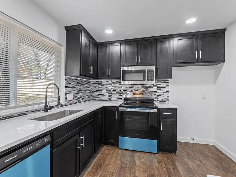 Arlington House: 2506 Holt Rd