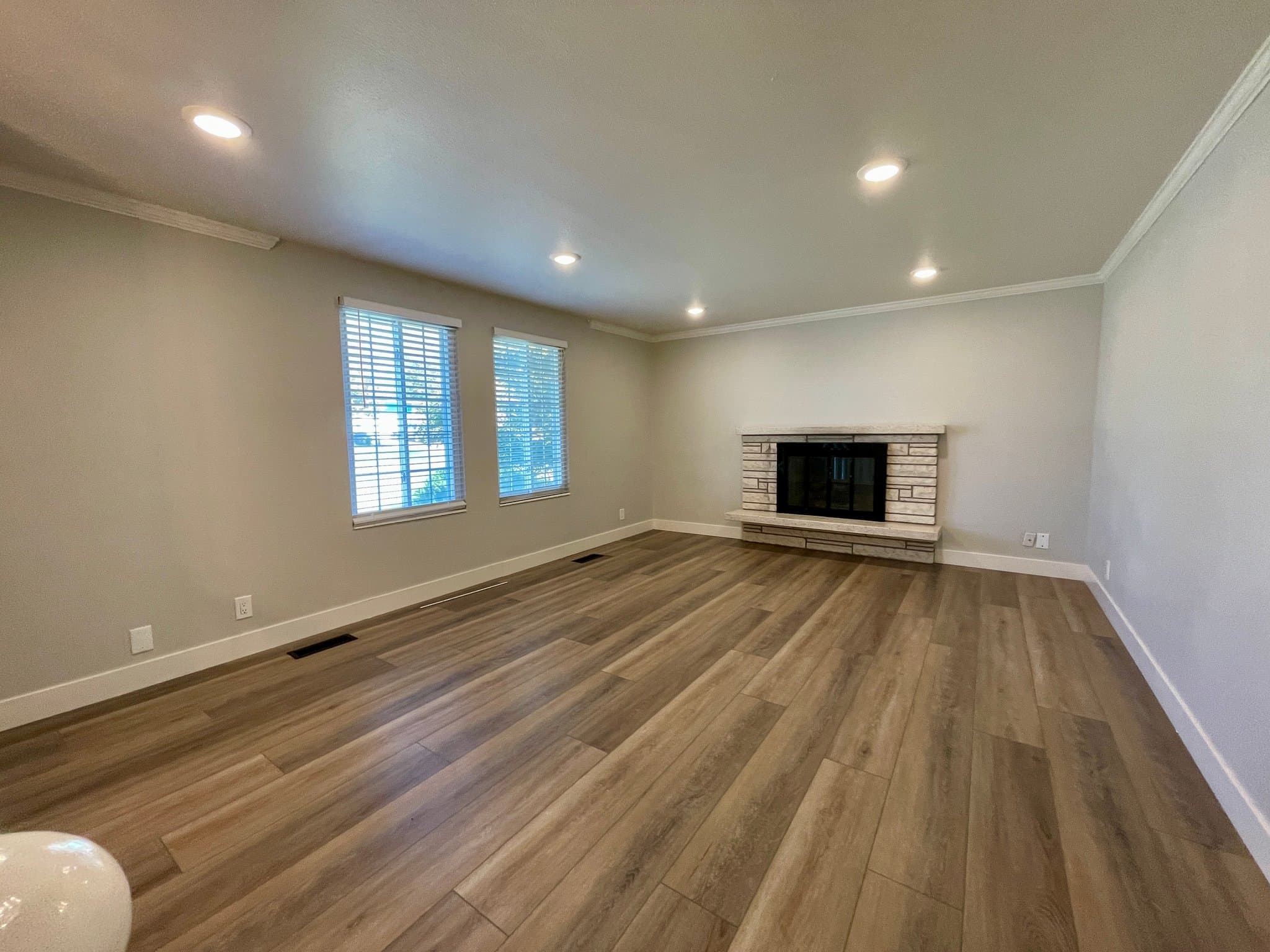 Centerville House: 164 E 1250 N