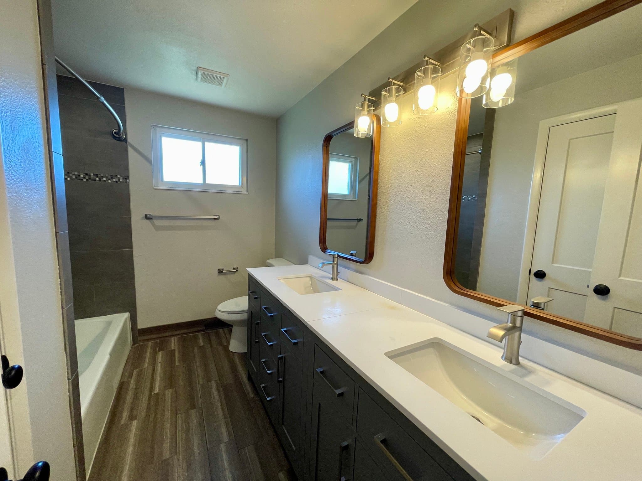 Centerville House: 164 E 1250 N