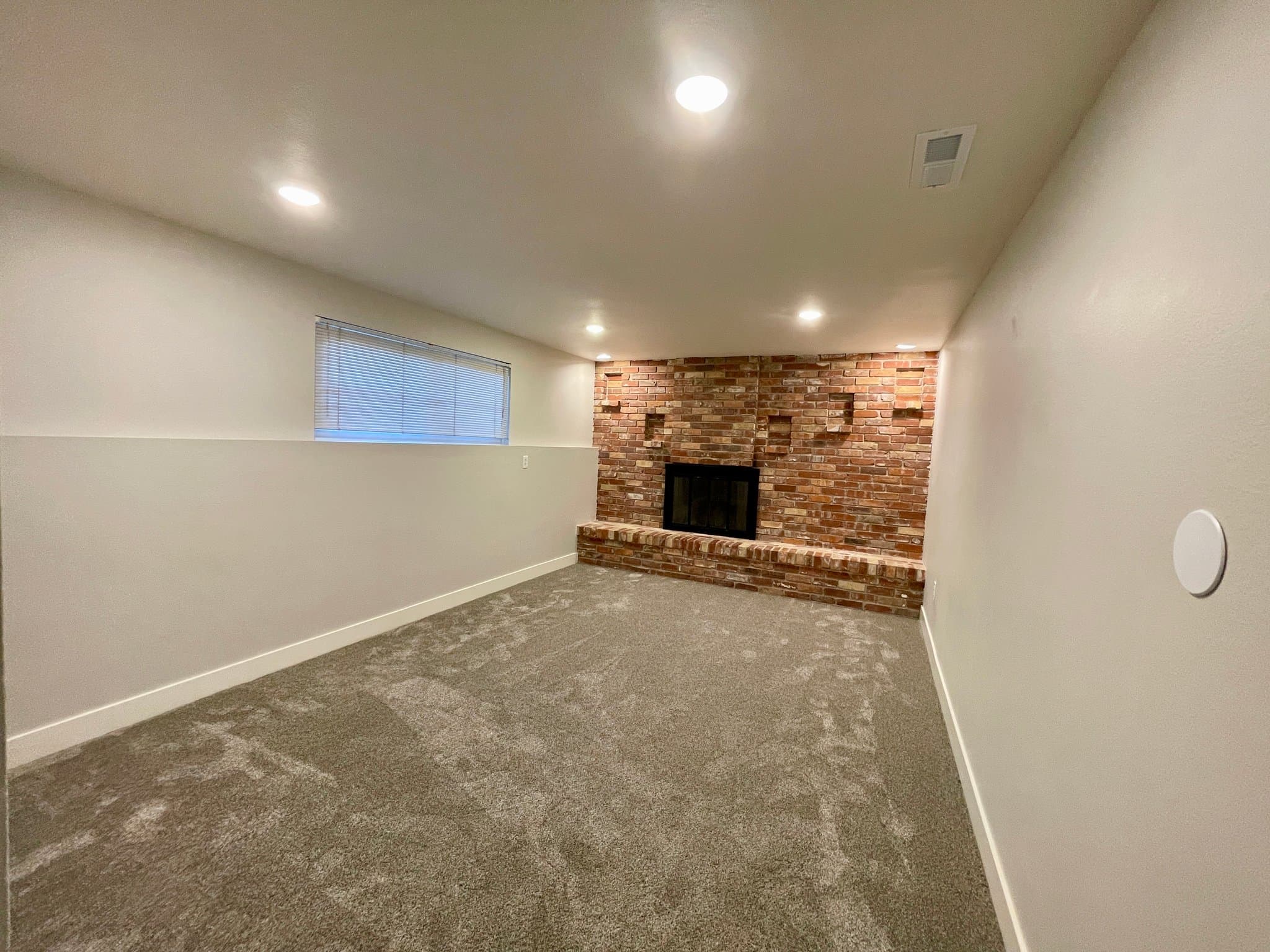 Centerville House: 164 E 1250 N