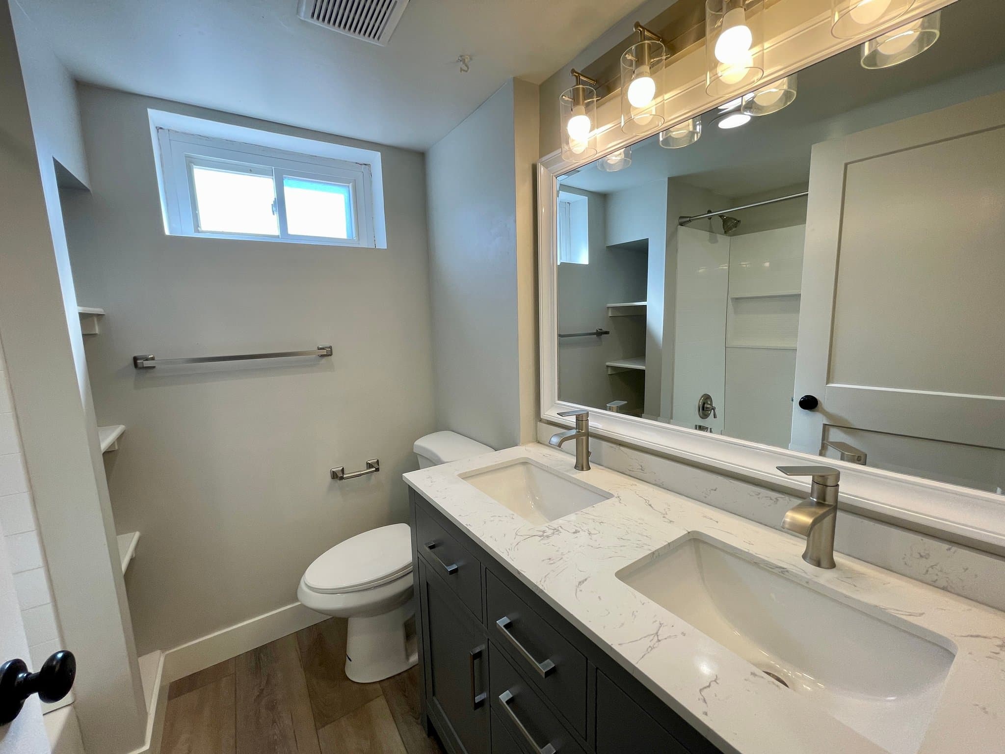 Centerville House: 164 E 1250 N