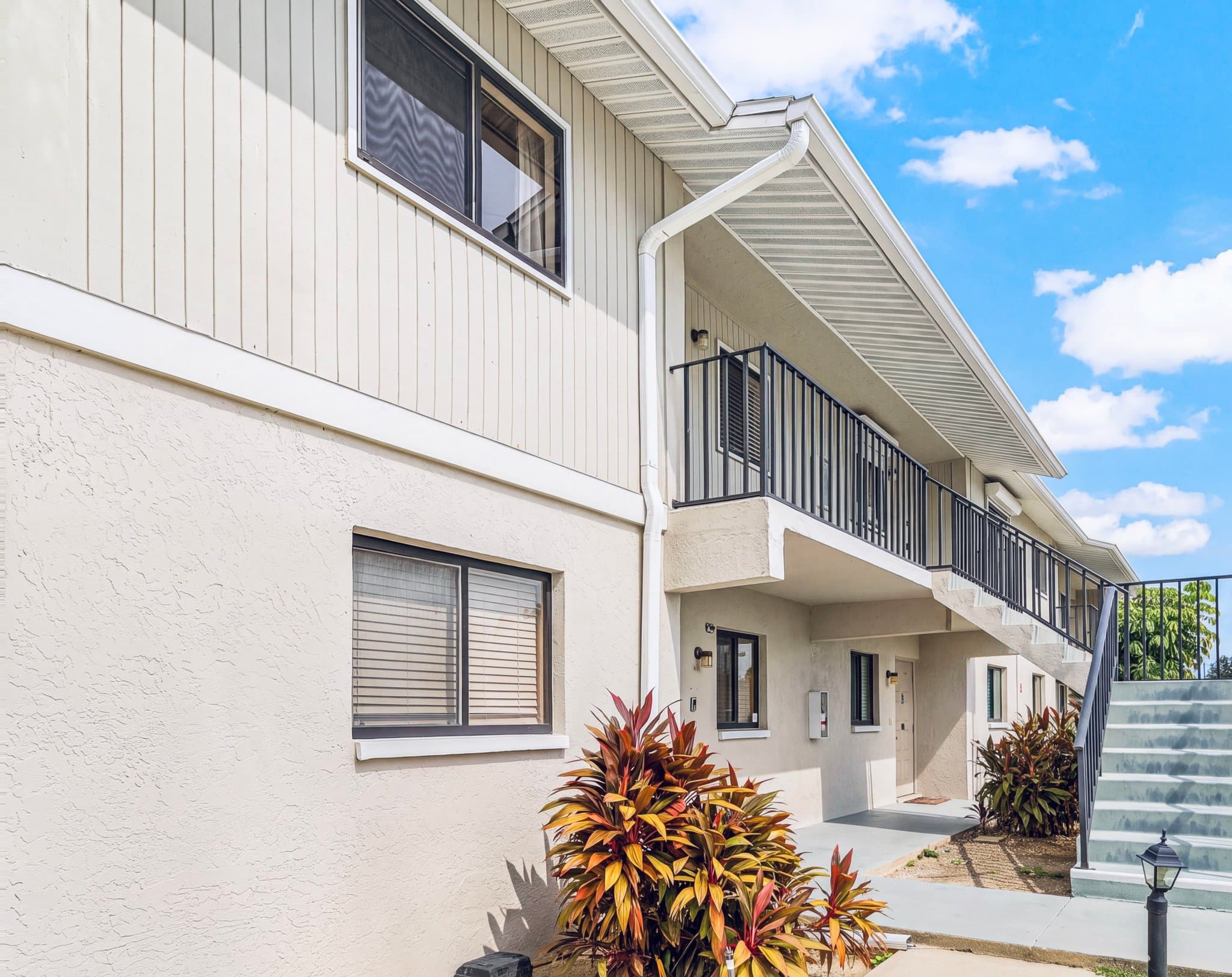 Cape Coral Condo: 423 Cape Coral Pkwy W