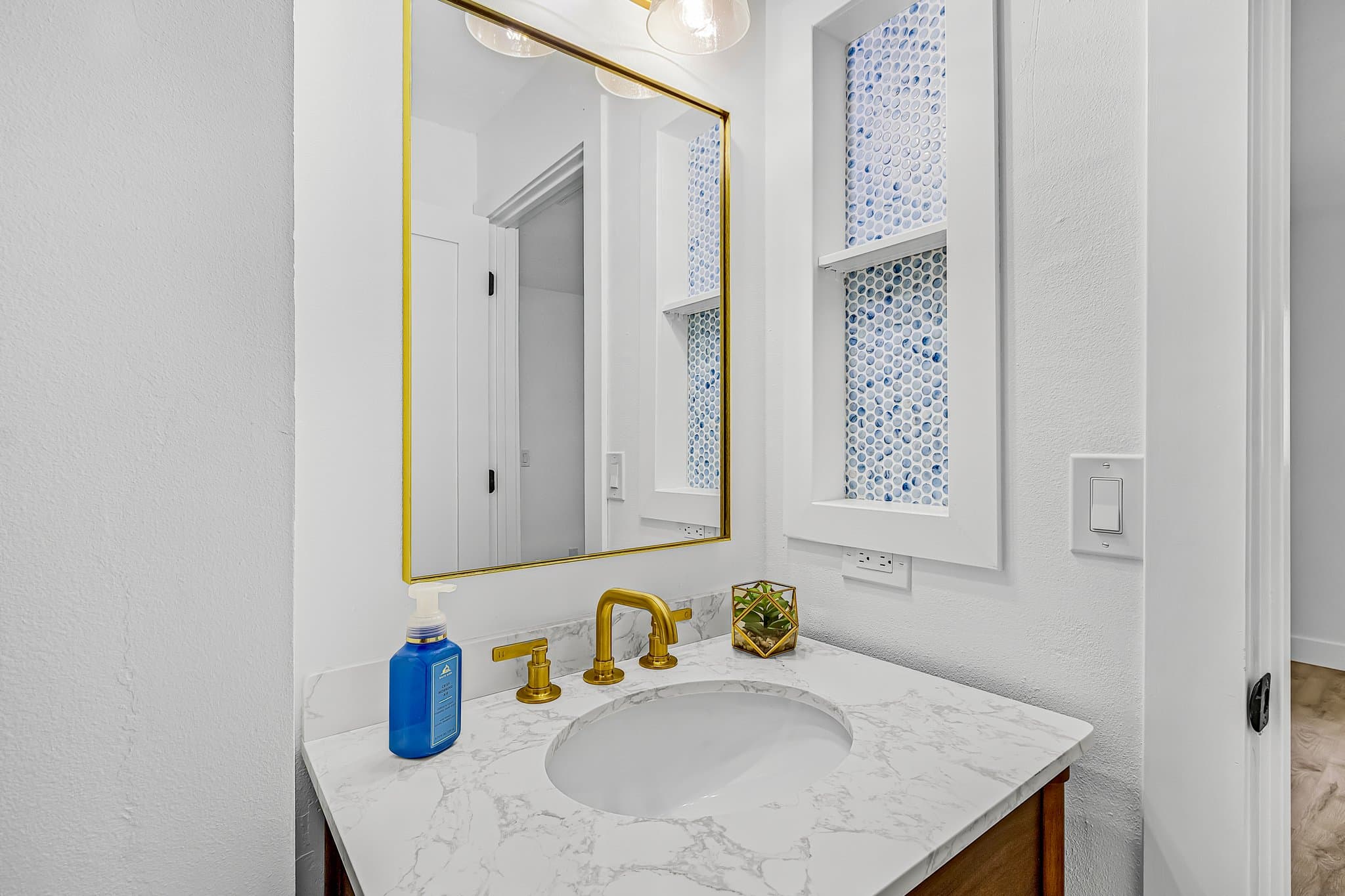 Cape Coral Condo: 423 Cape Coral Pkwy W