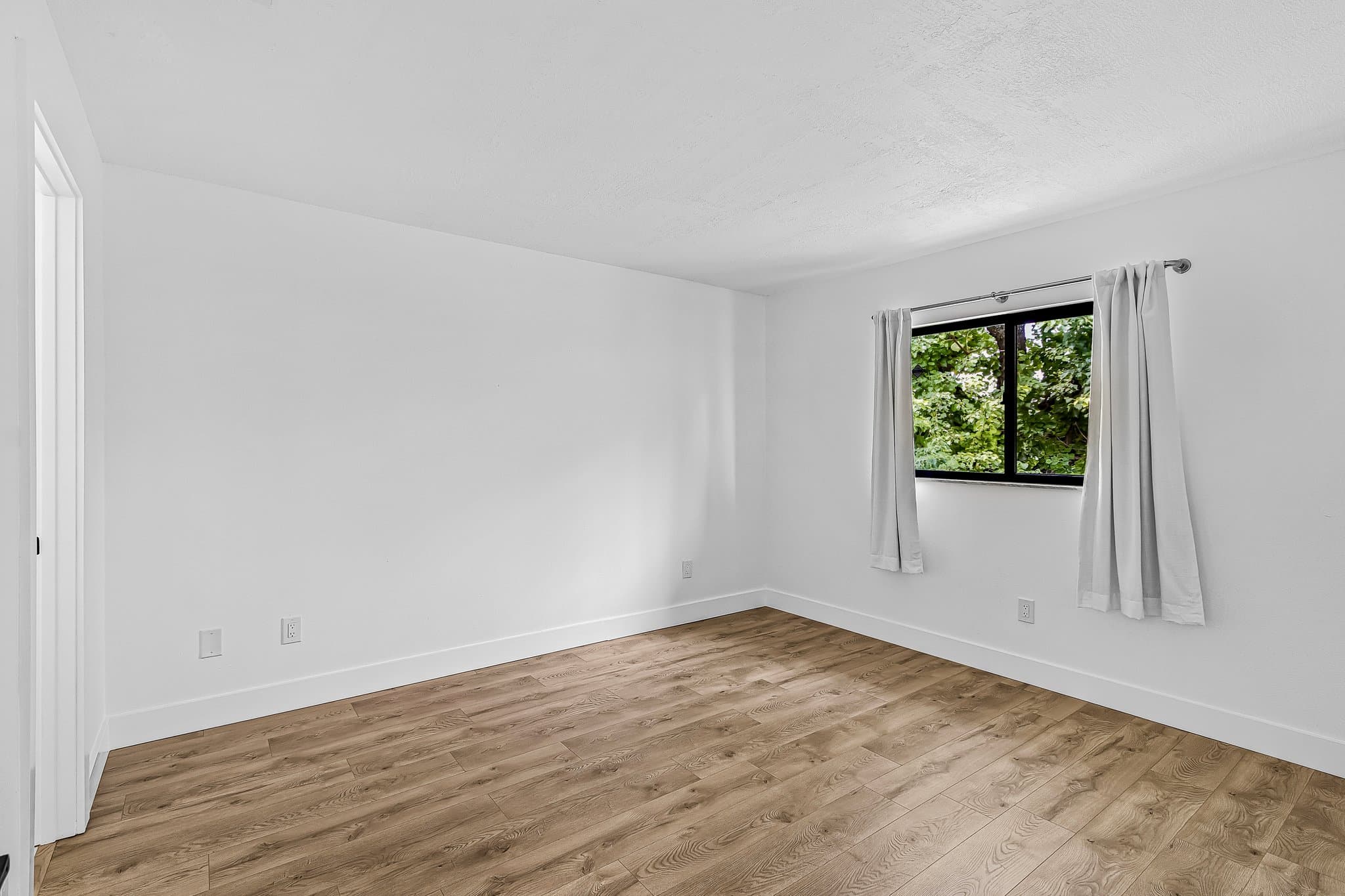 Cape Coral Condo: 423 Cape Coral Pkwy W
