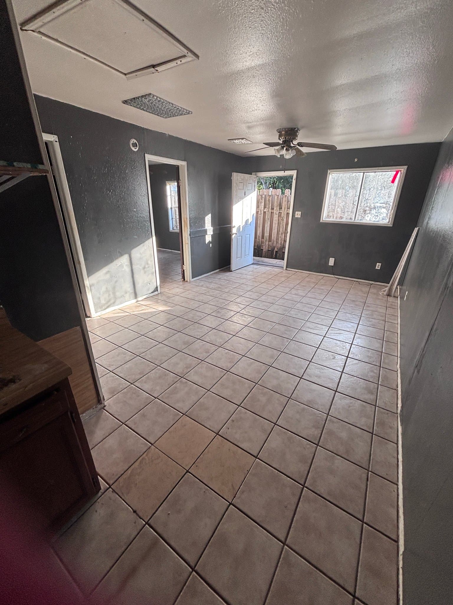 Odem House: 102 San Diego St