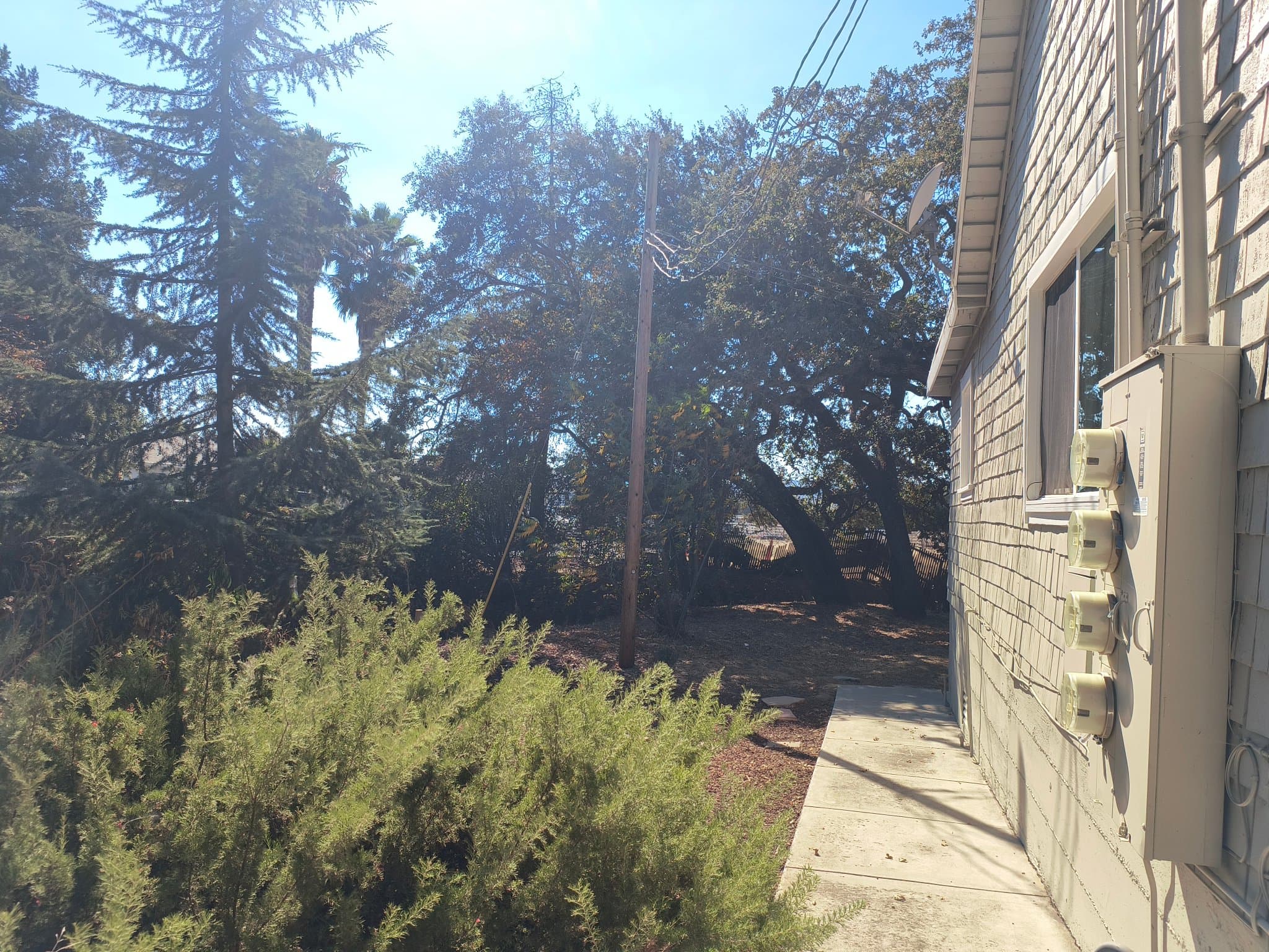 Gilroy House: 11695 Foothill Ave