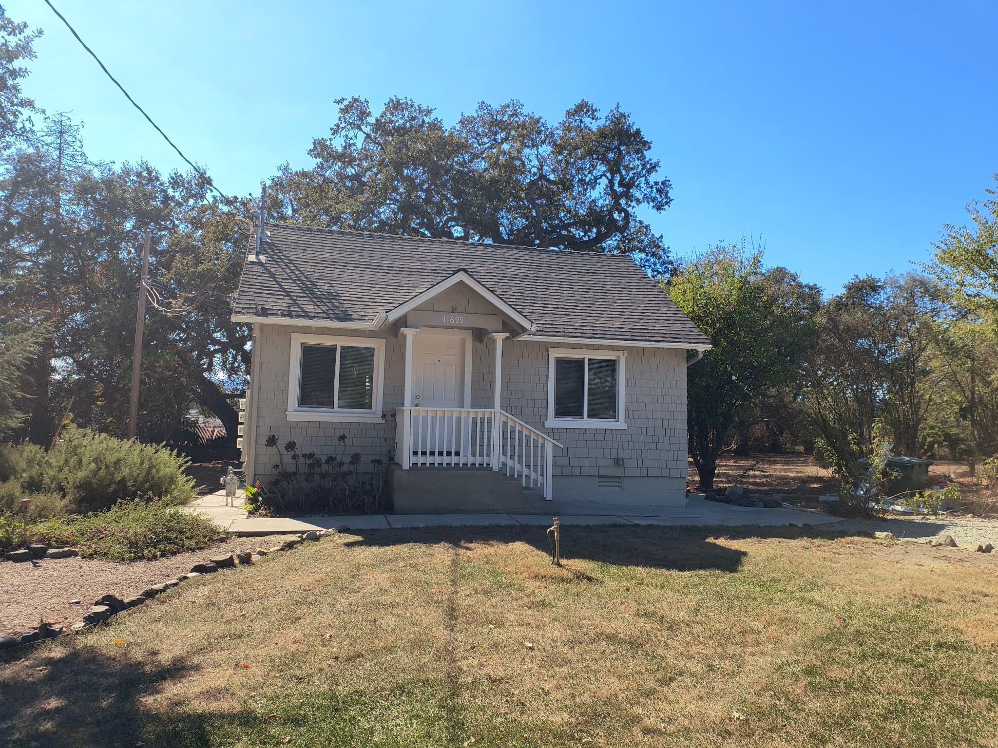 Gilroy House: 11695 Foothill Ave
