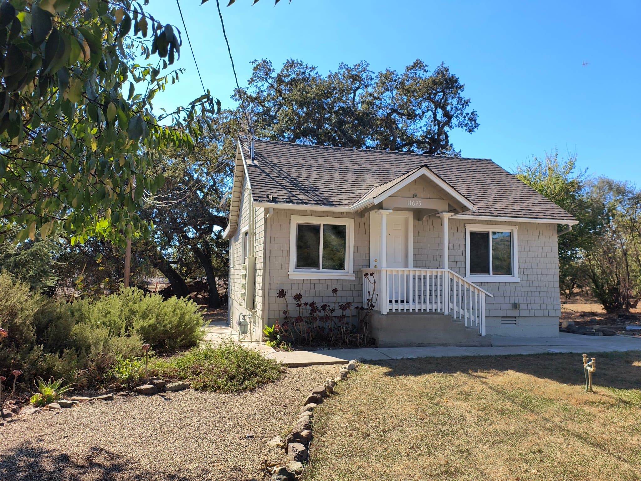 Gilroy House: 11695 Foothill Ave