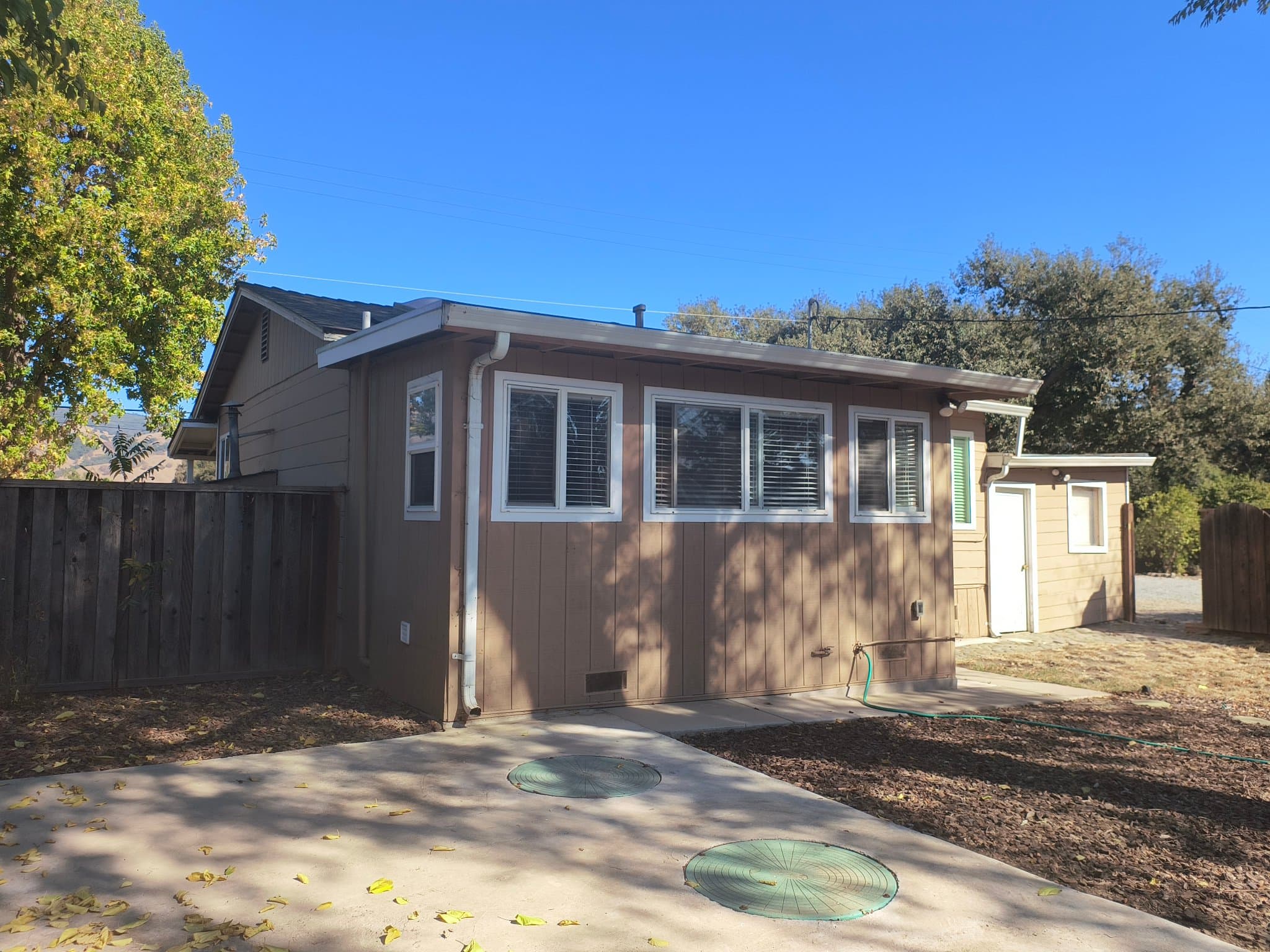 Gilroy House: 11705 Foothill Ave