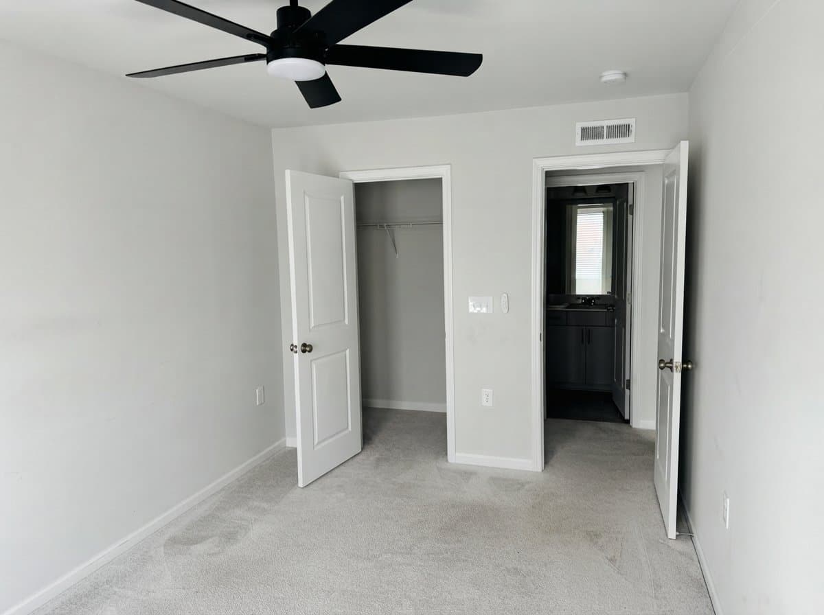 Smithfield Townhome: 137 Peebles Dr
