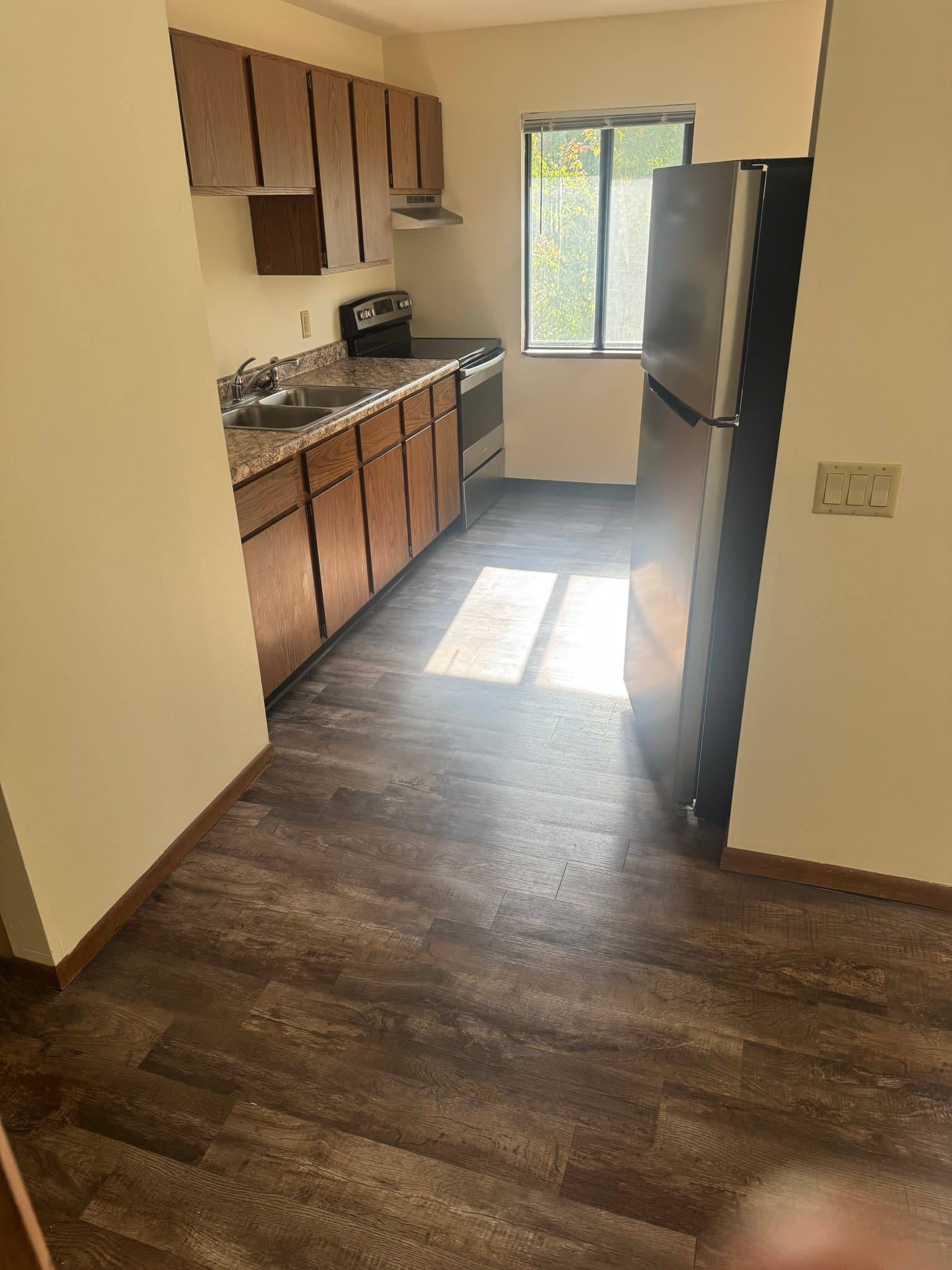 Madison Apartment: 2018 N Sherman Ave