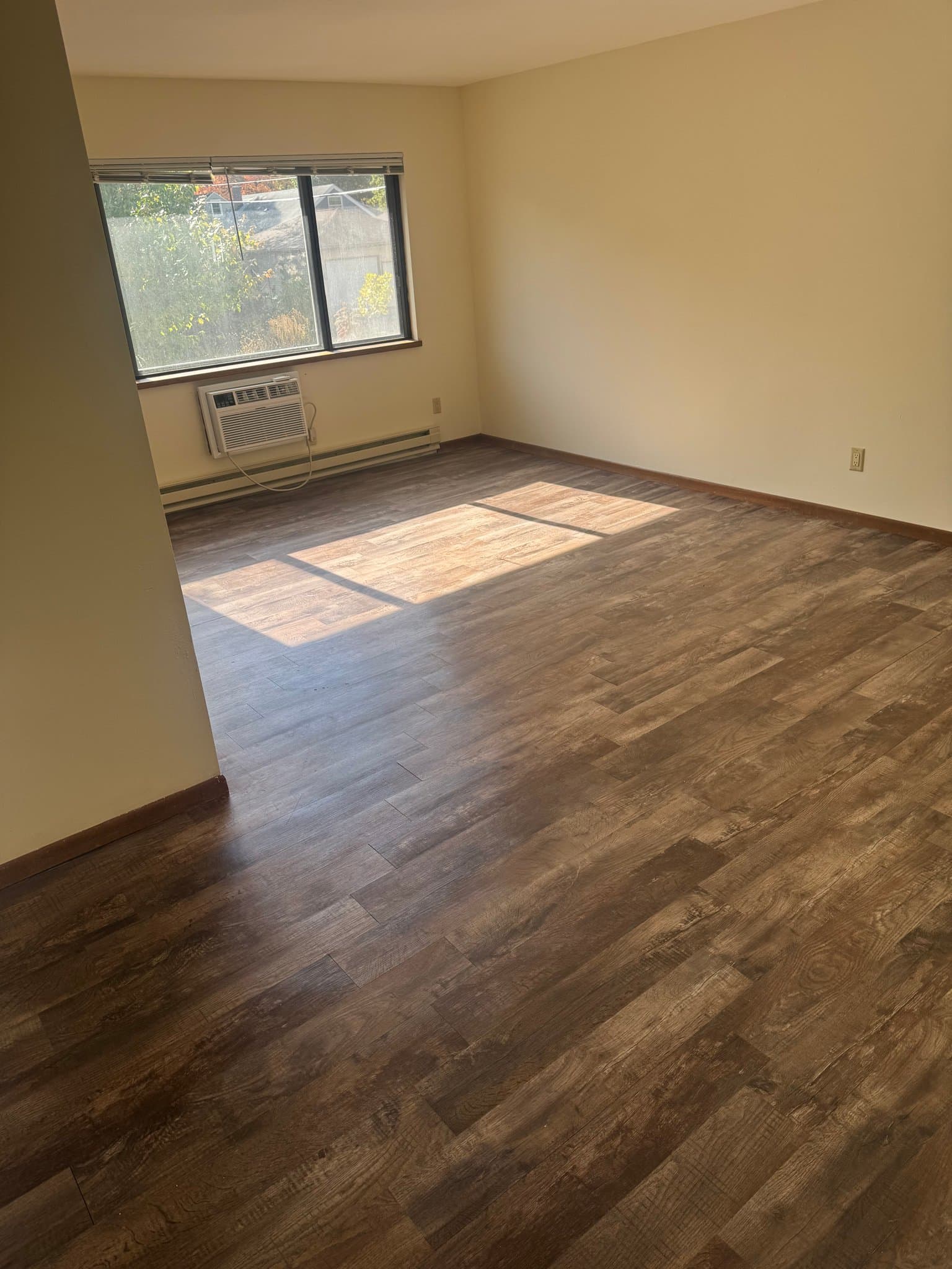Madison Apartment: 2018 N Sherman Ave