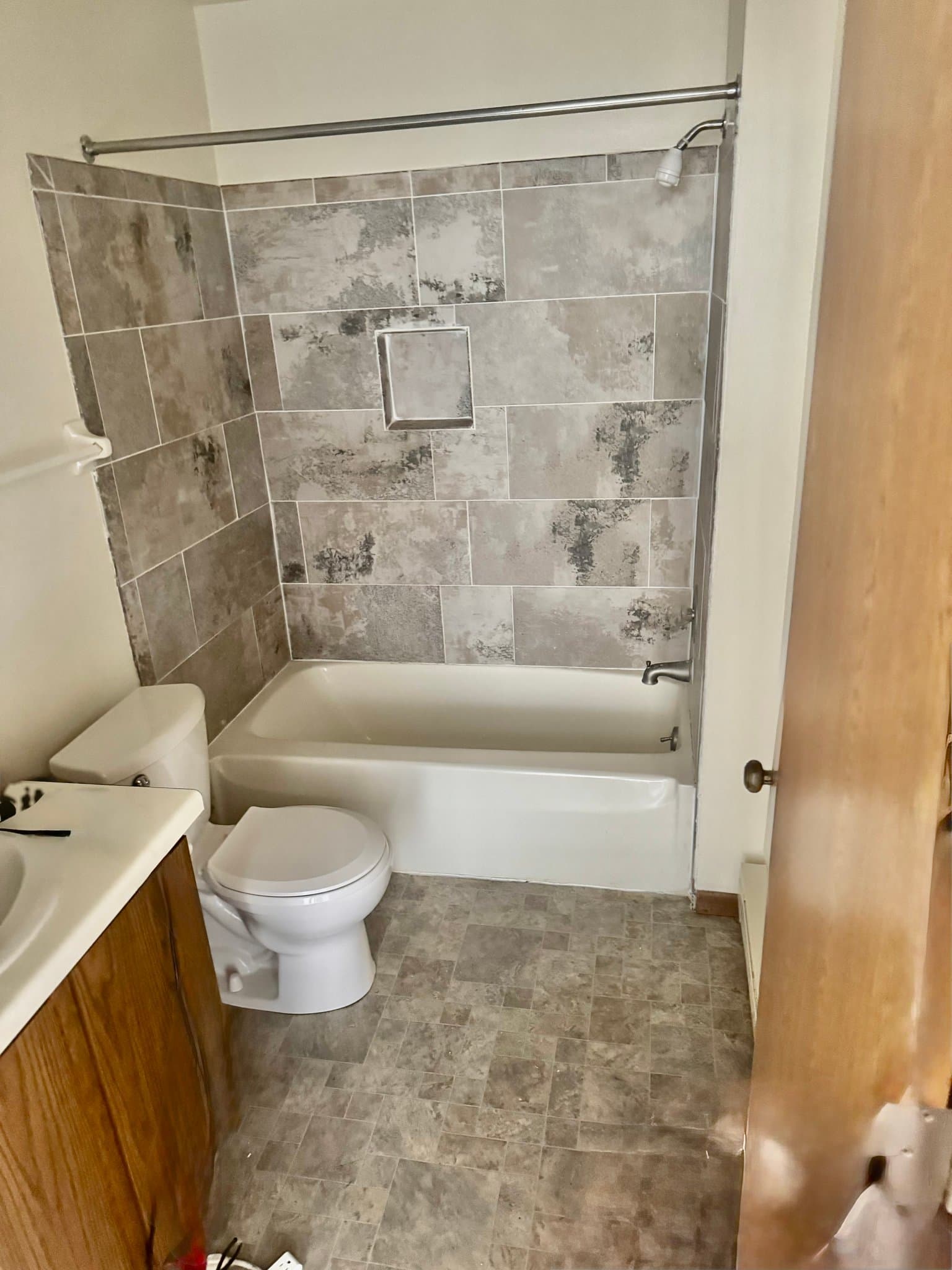 Madison Apartment: 2018 N Sherman Ave