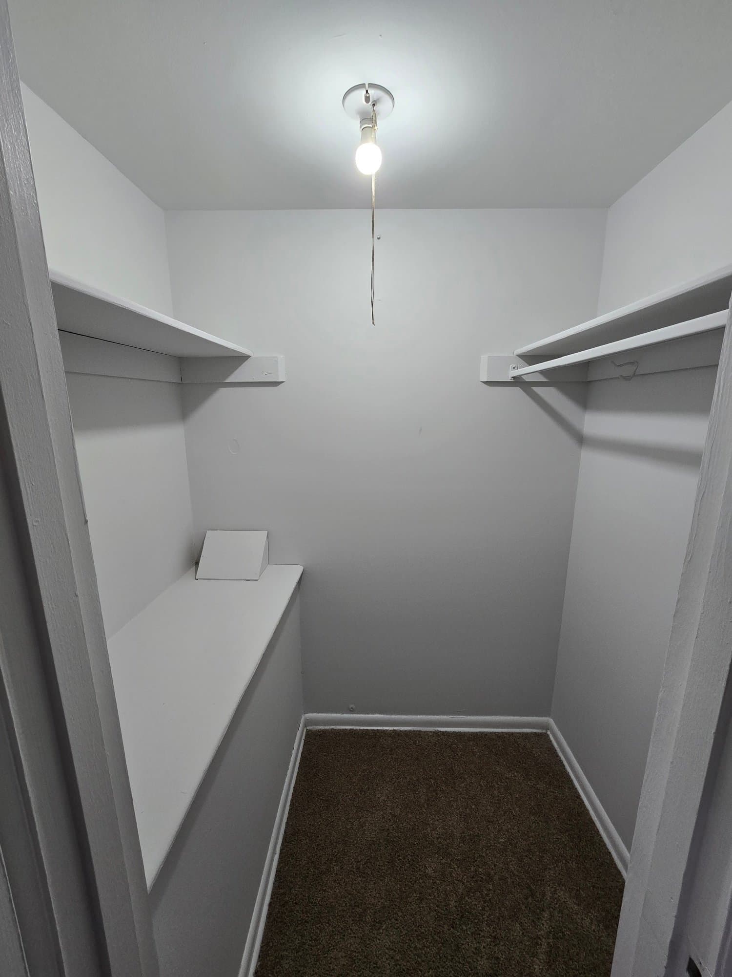 Richmond Apartment: 808 Brook Hill Rd