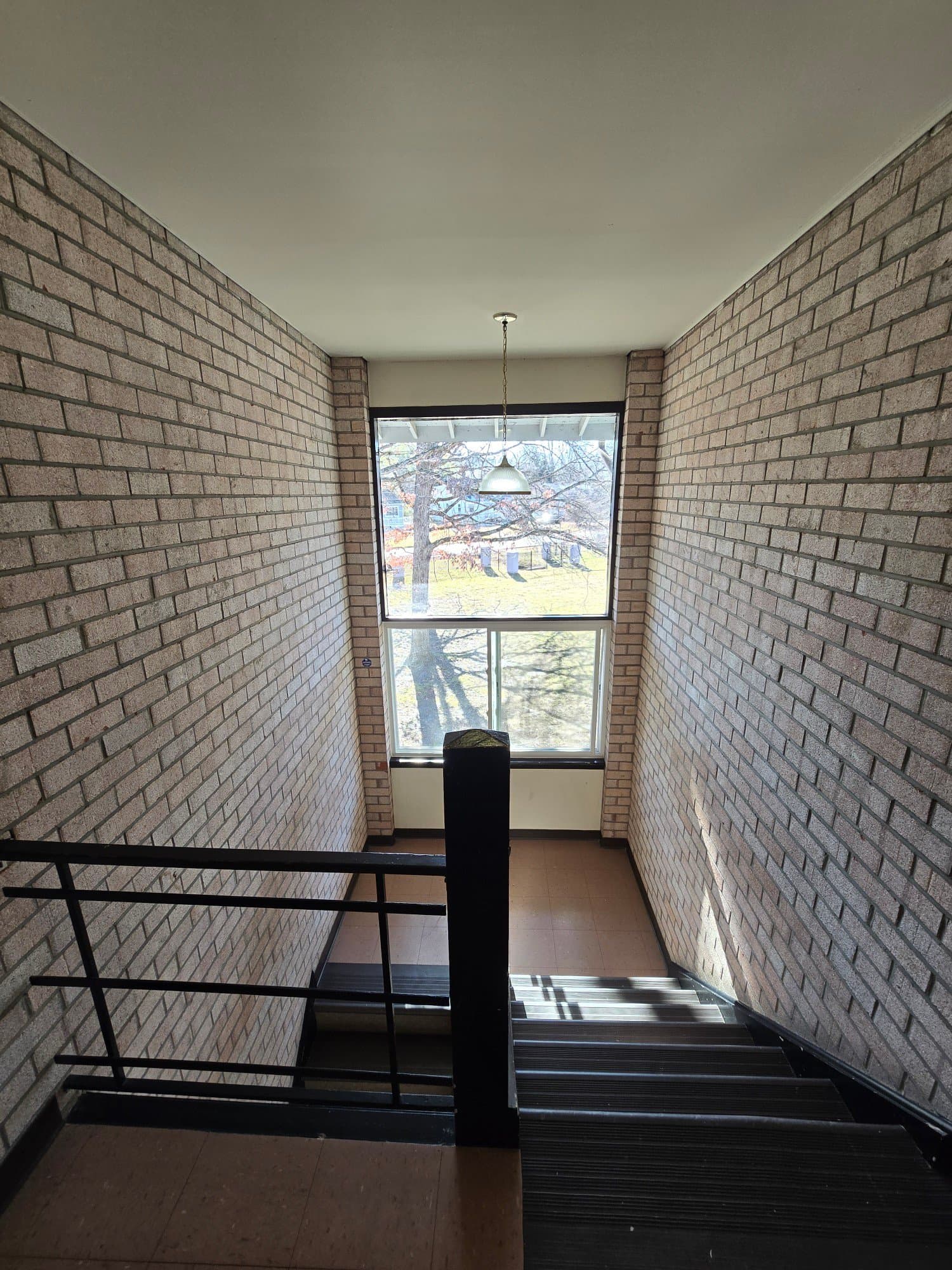 Richmond Apartment: 808 Brook Hill Rd