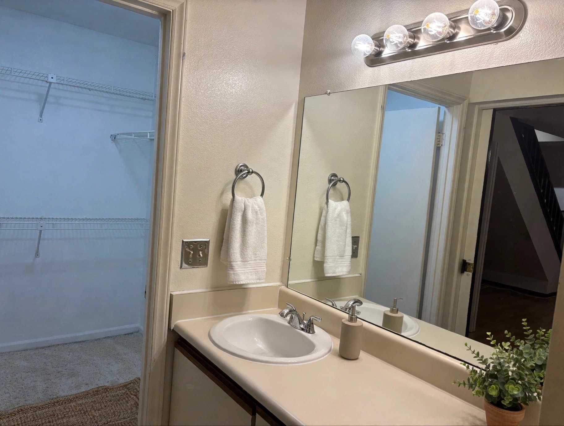 rockville Condo: 10703 hampton mill terrace