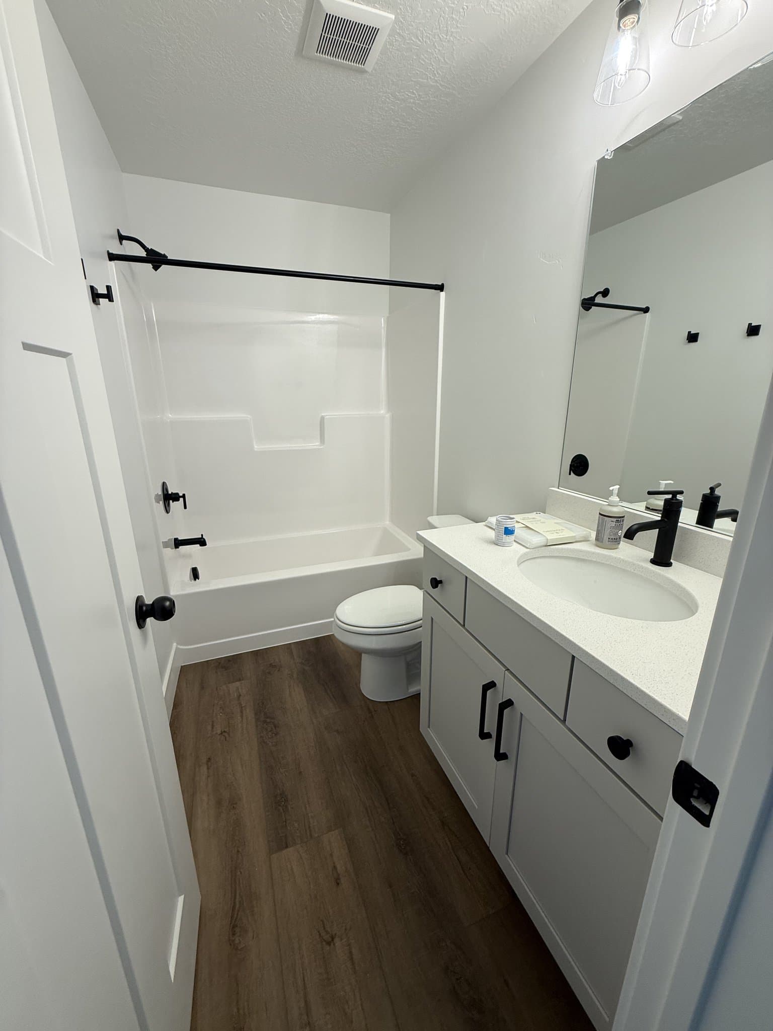 Mapleton Townhome: 5214 S Acacia Dr