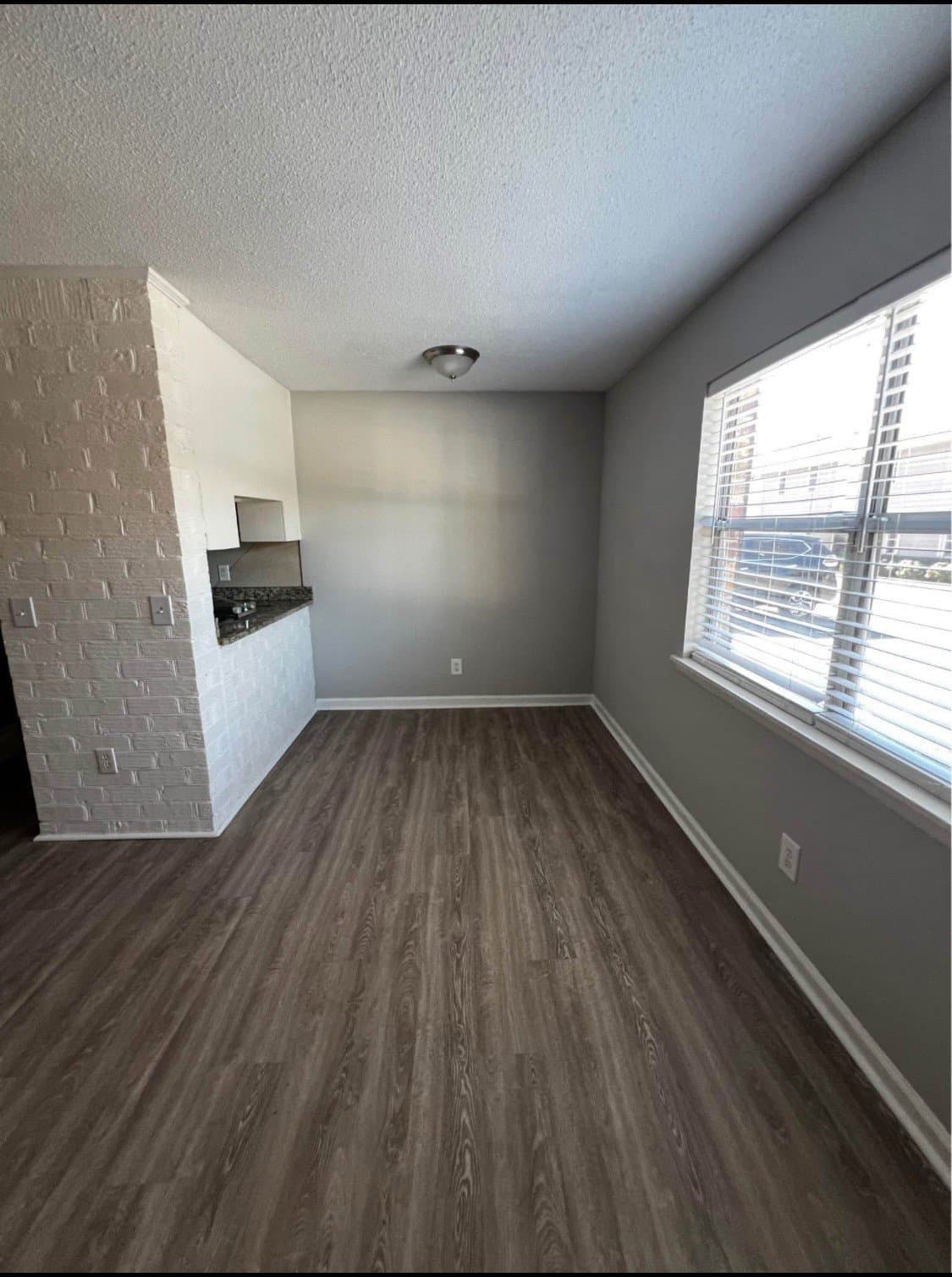 Hanahan Apartment: 1092 Berkeley St