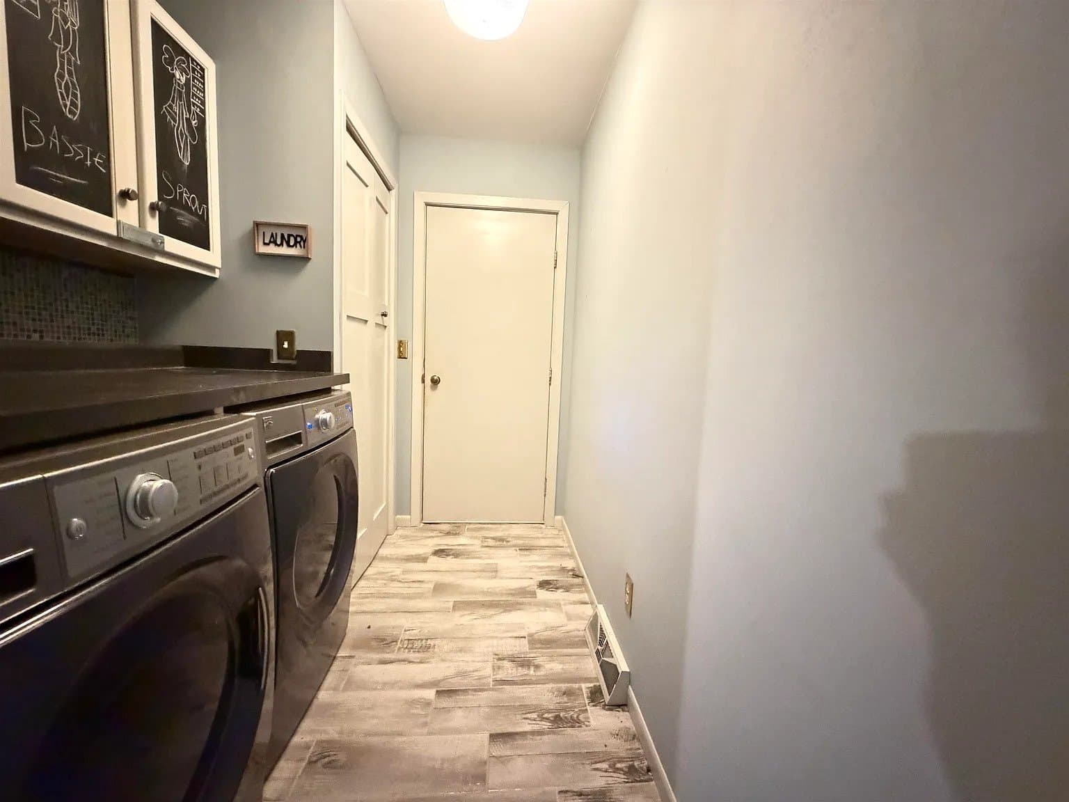 La Valle House: E2672 Remington Dr