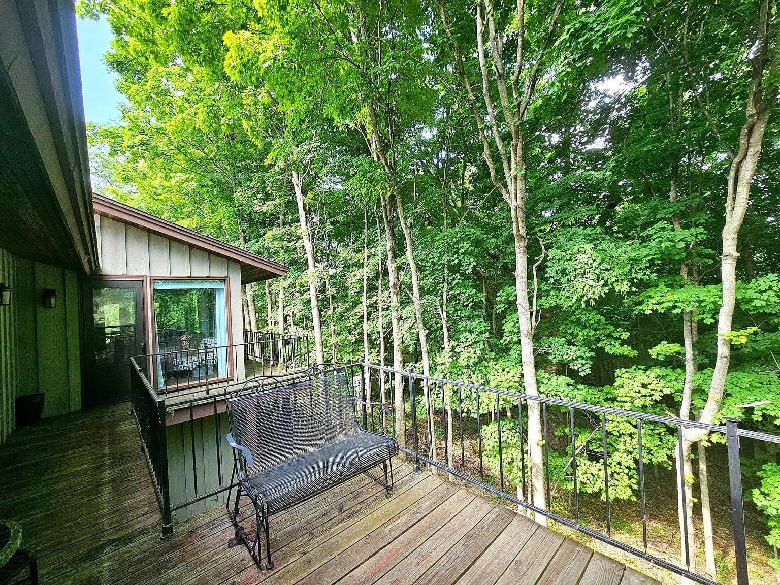 La Valle House: E2672 Remington Dr