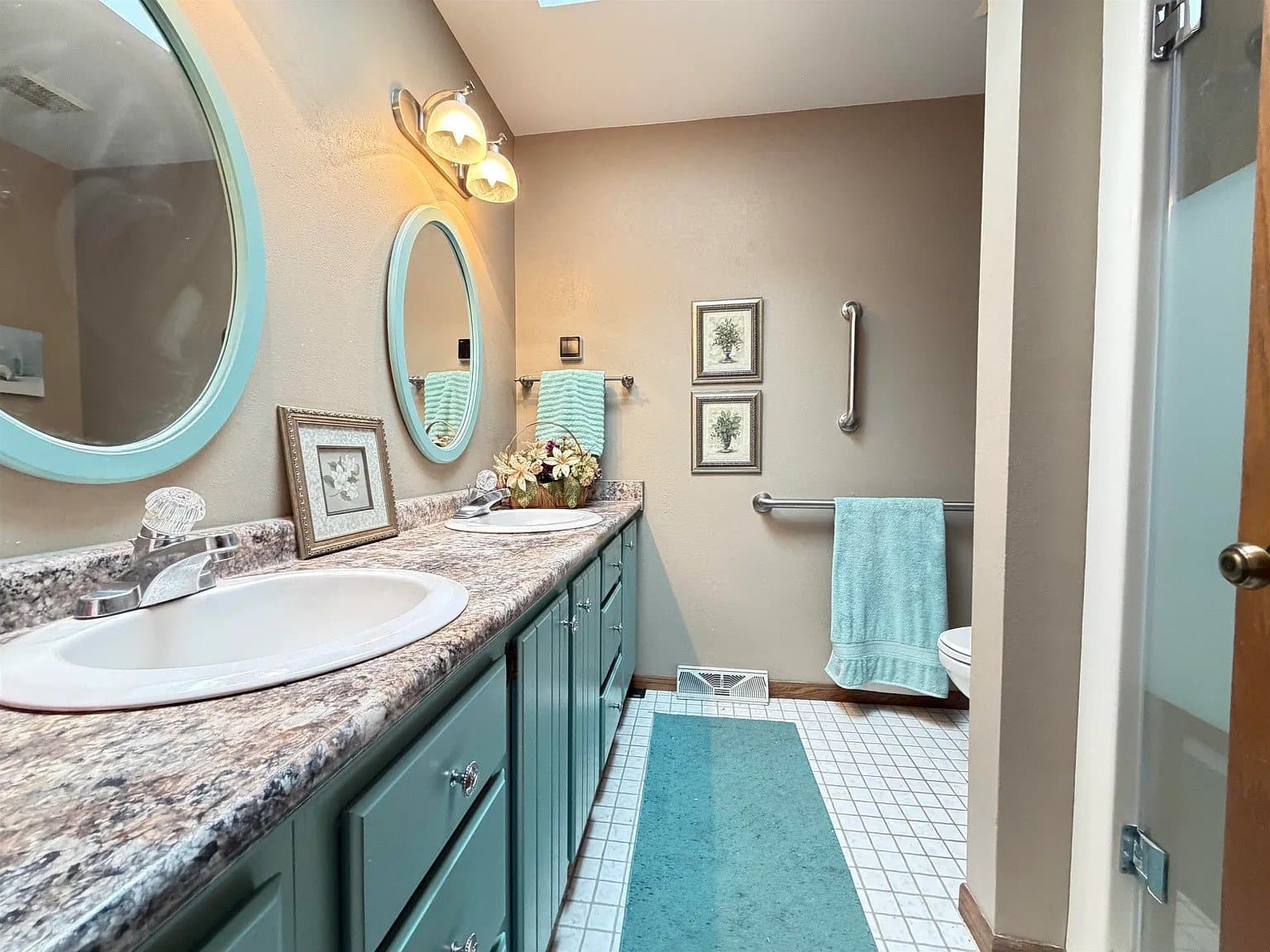 La Valle House: E2672 Remington Dr