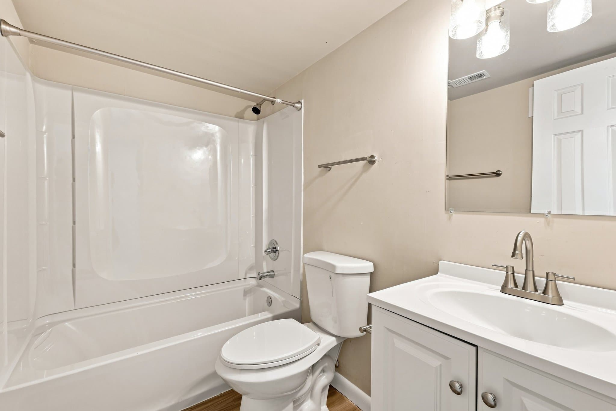 Suffolk Apartment: 200 Kilby Shores Drive